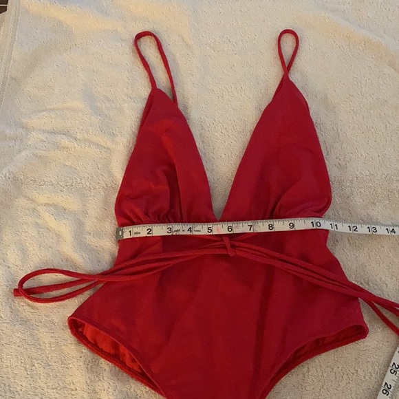 On The Lo from Brasil one piece low cut fabulous bathing suit. Gorgeous! - Picture 8 of 11